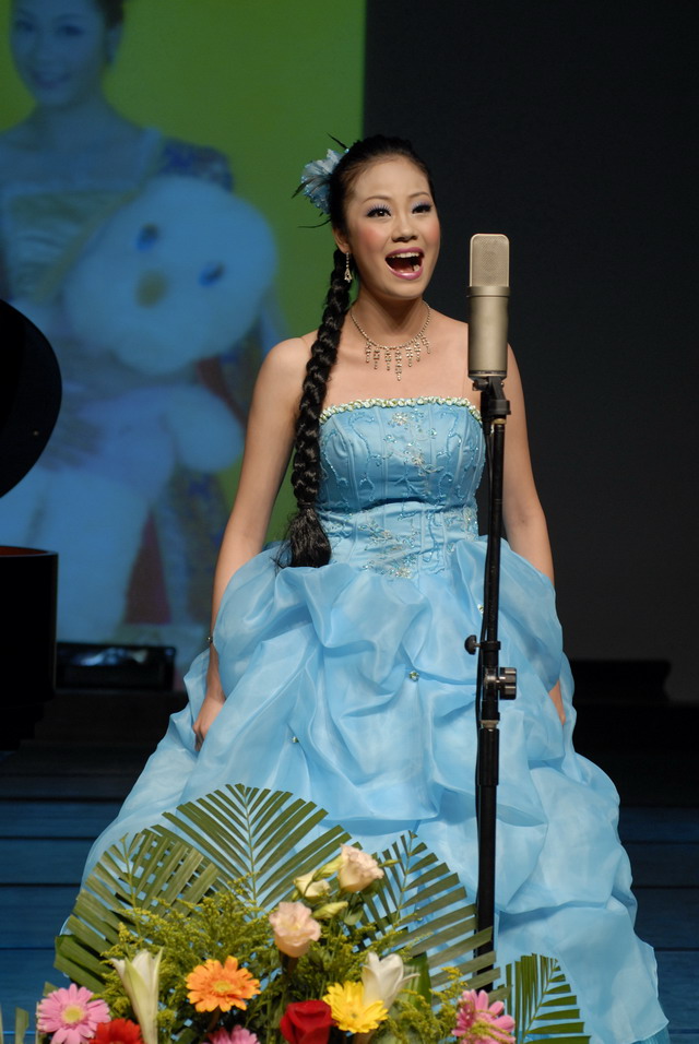 附中书副记刘旭朝,学院组织部副部长李志雄,音乐学院副院长龚小平